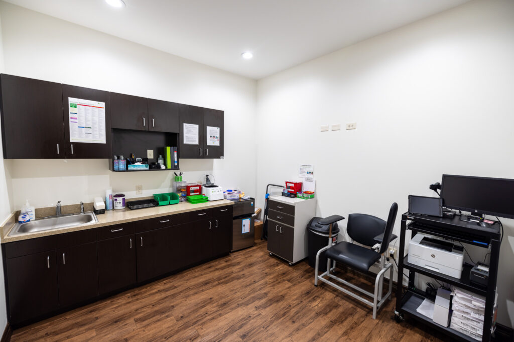 Thrive Medical Leander blood draw room picture